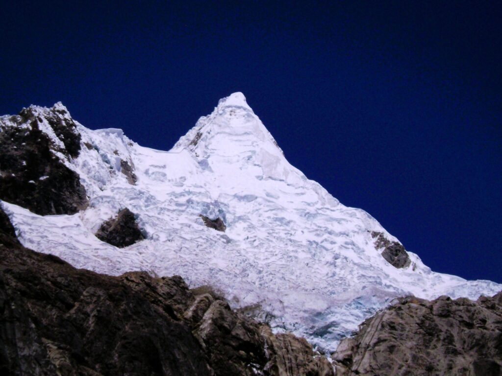 CAMINATA VUELTA AL ALPAMAYO Y HUASCARAN 18 dias/17 noches)